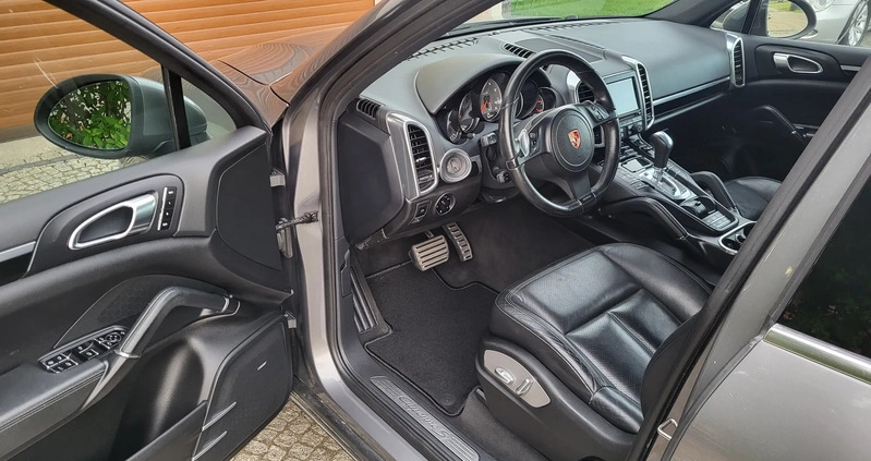 Porsche Cayenne cena 67700 przebieg: 221900, rok produkcji 2011 z Kałuszyn małe 742